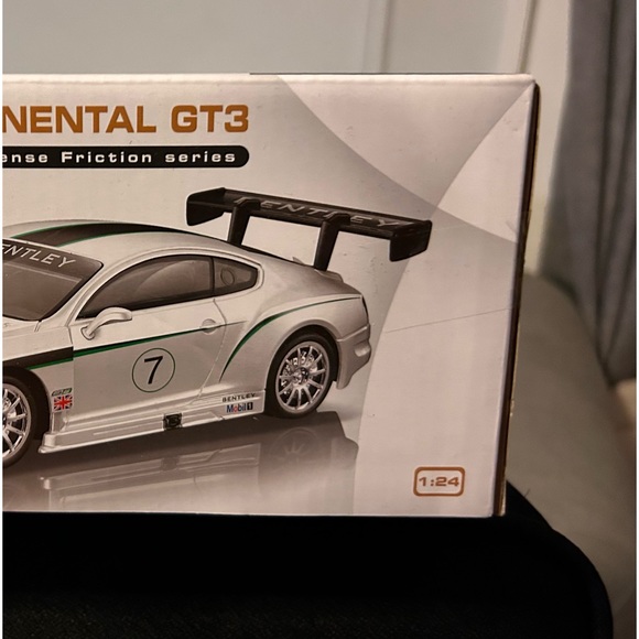 COLLECTIBLE CAR : Bentley 1:24 - Picture 2 of 3